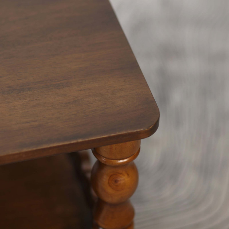 Table basse Farmhouse avec pieds en bois massif et tablette de rangement Wave-Edge