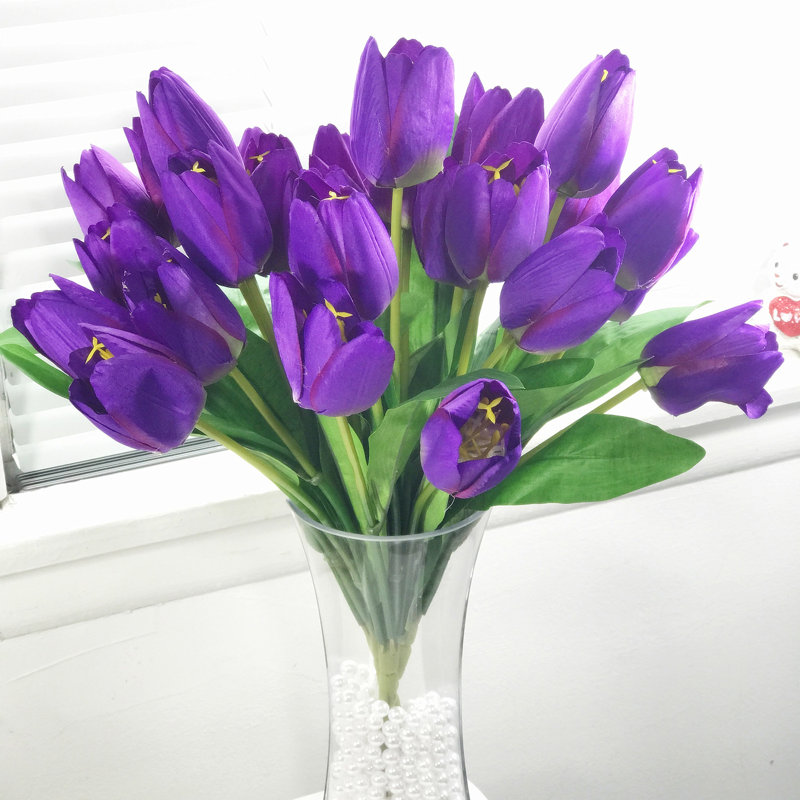 Arrangement floral de tulipes dans un vase, Mauve