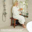 Banc de douche en bois d'acacia de 56 cm de large – Tabouret de douche avec tablette pour l'intérieur de la douche