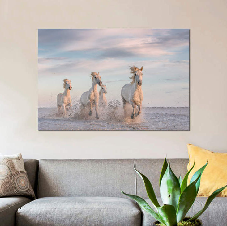 «White Angels of Camargue XXXV», impression sur toile, H 26 po x l 40 po x P 1,5 po, Toile tendue, Pas de tapis