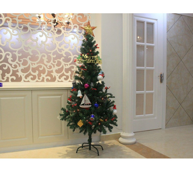 Ornement de noël en bois avec voilier
