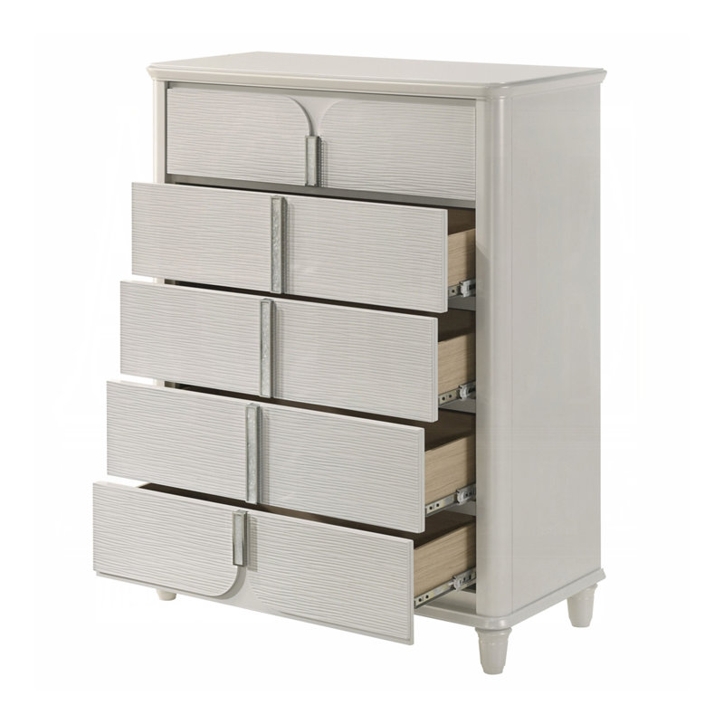 Commode 5 tiroirs en bois au fini blanc perle