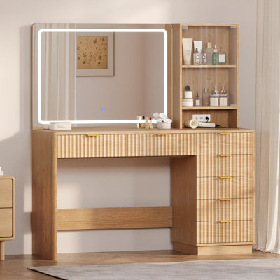 Meuble-lavabo cannelé avec grand miroir et lumières