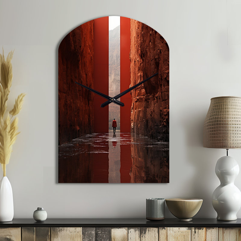 Horloge murale asymétrique en métal Cama, Médium
