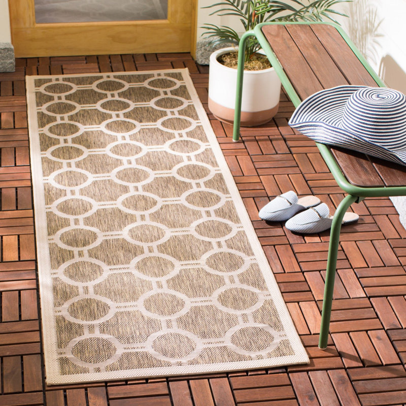 Tapis géométrique Courtyard Performance, Coureur 2'3" x 6'7"