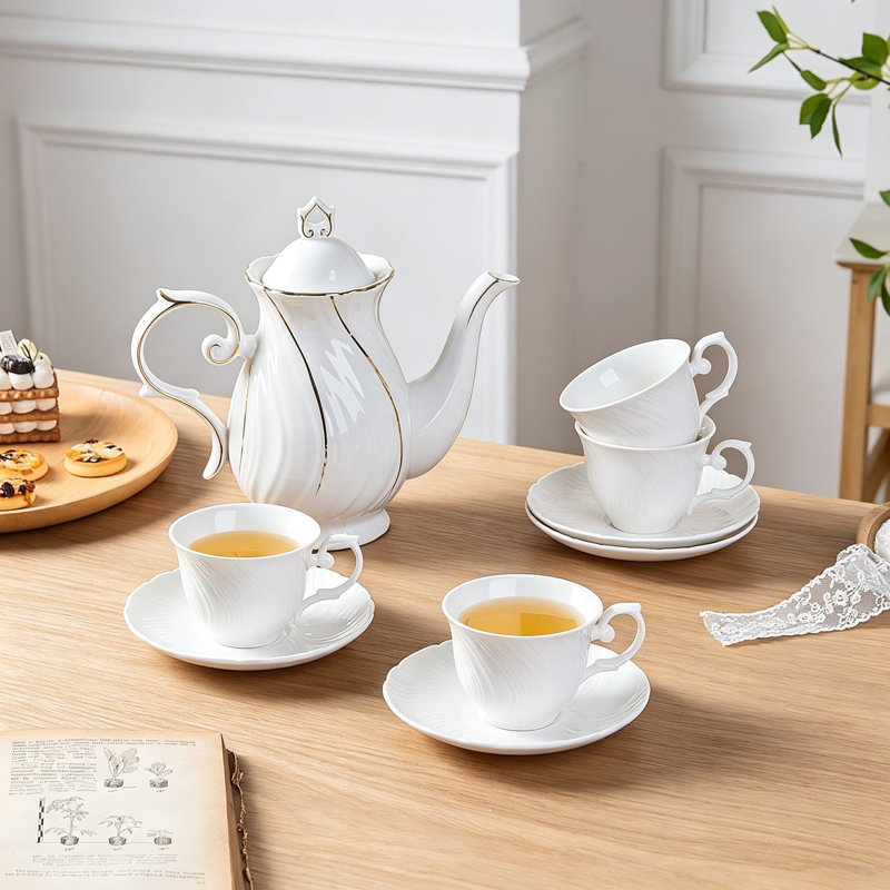 Ensemble de 4 tasses à café et soucoupes en porcelaine de 4 oz avec soucoupes, ensemble de thé en céramique blanc classique pour thé, café, café au lait, café moka, four à micro-ondes et au four