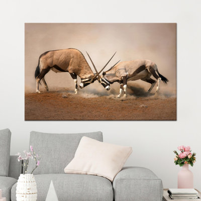 Élégante toile imprimée: Œuvre d'art africain Gemsbok