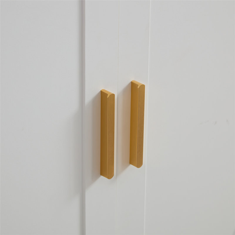 Buffet classique avec 3 portes et tablettes amovibles pour un rangement élégant