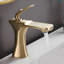 Robinet de salle de bain à un trou-63945888