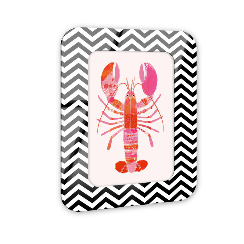 Cadre mural en acrylique Grand Lobster's Tale II par NOTORIART, H 39,5 po x l 27,5 po, Arrondi, Noir et blanc