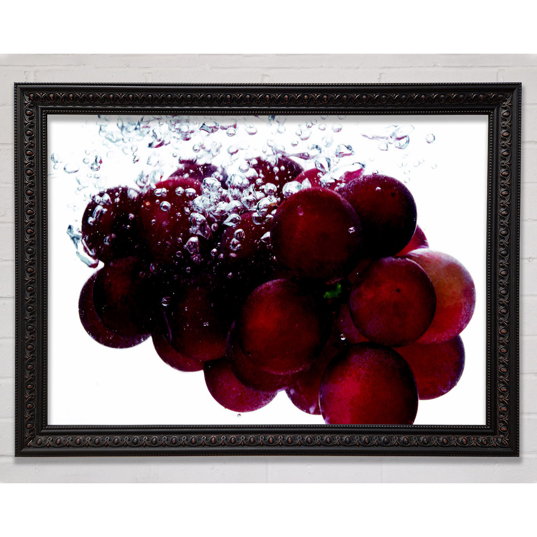 Water Splash Grapes - Einzelner Bilderrahmen Kunstdrucke