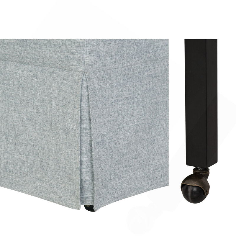 Chaise rembourrée avec accoudoirs et roulettes cachées, Bleu clair