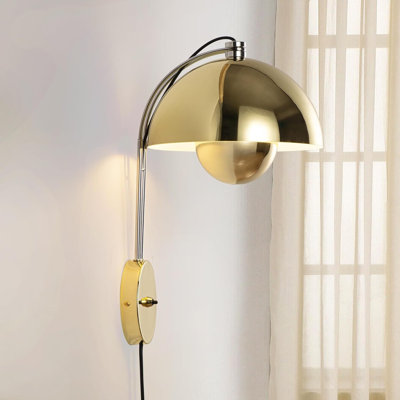 Modern Mid-Century Gold Flower Bud Wall Sconces Sleek Plug In Wall Light Fixtures For Bedroom