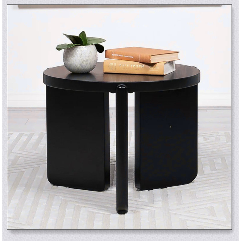 Table de bout ronde en bois avec finition noire élégante et fabrication en bois d'hévéa durable pour les intérieurs modernes