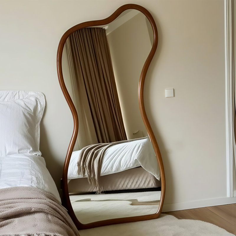 Miroir haute définition rétro en forme de noyer, H 66,93 po x l 31,50 po