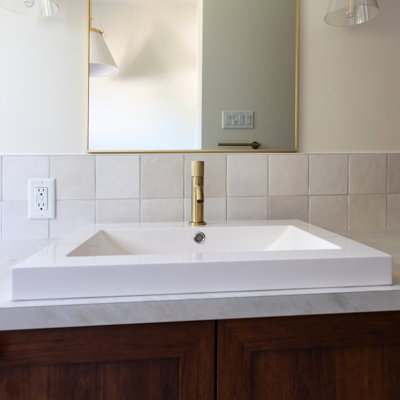 Lavabo de salle de bain rectangulaire encastré en polymarbre avec trop-plein