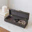Boîte à souvenirs avec quincaillerie sculpturale Casual Home - Boîte décorative avec couvercle pour bijoux, accessoires et rangement - Organisateur de boîtes décoratives fonctionnelles pour salon, chambre à coucher ou bureau - 18 po, gris