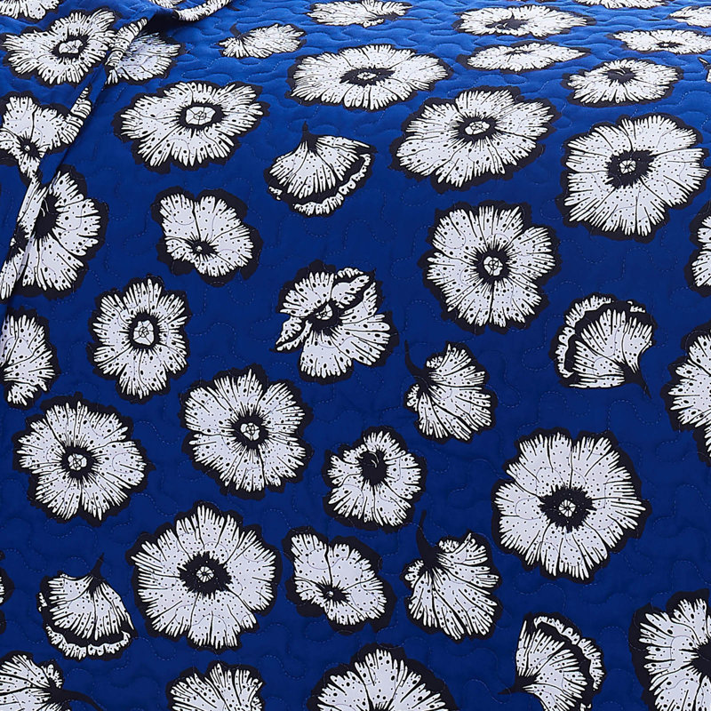 Essence Quilt Set, Full/Queen Quilt + 2 Shams, Blue