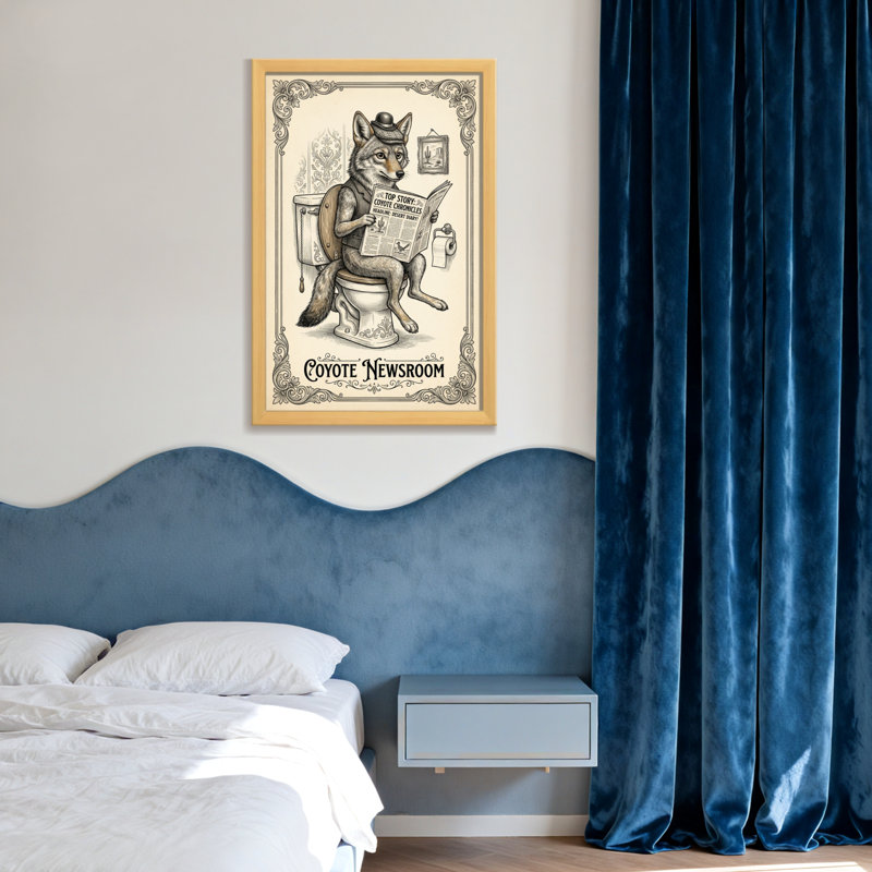 Bath & Laundry Coyote lisant un journal sur une toilette, H 18 po x l 12 po, Toile tendue, Ne s’applique pas