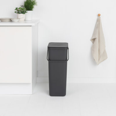 Poubelle de recyclage en plastique 10,6 gallons Sort & Go