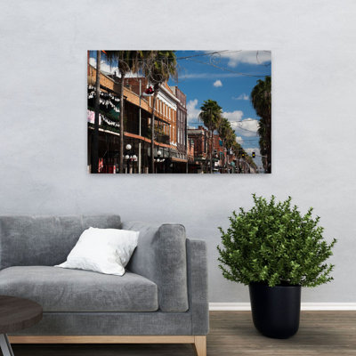 Bâtiments dans une ville, La Septima East, 7e rue, Ybor, Tampa, Floride, États-Unis, abstrait, palmier contemporain, architecture, art urbain