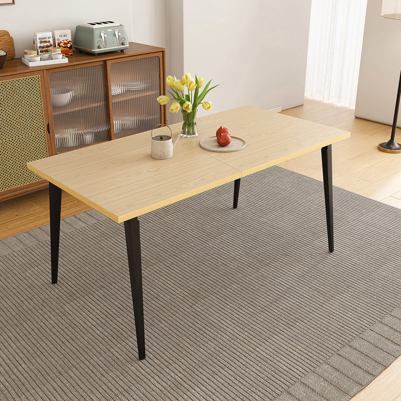 Table de salle à manger moderne de 63 pouces, plateau de table en bois et pieds en fer résistant à la rouille, table de cuisine rectangulaire pour 6 à 8 personnes, design industriel rustique pour la salle à manger, patio (table seulement)