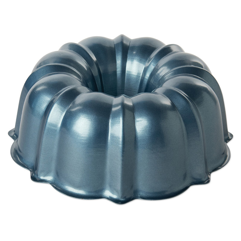 Nordic Ware Classic Cake Pan, 9.1" H x 26.2" W x 26.2" D