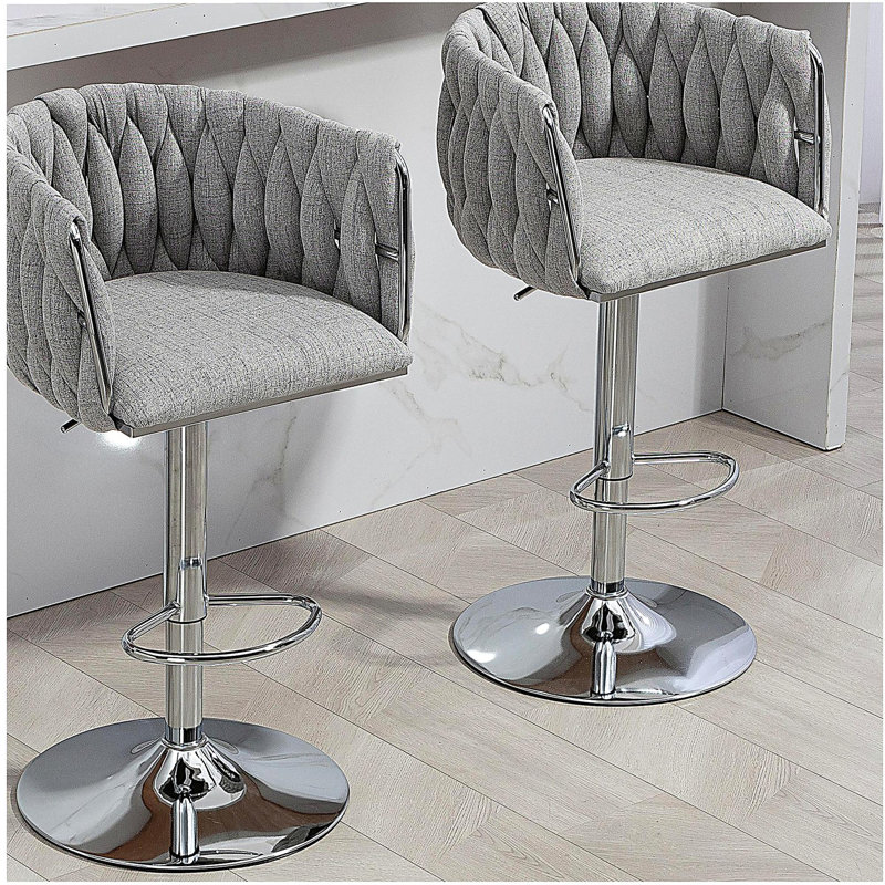 Ensemble de 2 tabourets de bar pivotants recouverts de cuir à 360 °, tabourets réglables en hauteur avec dossier et repose-pieds tissés, tabourets chromés convenant à un îlot de cuisine, un café ou un bar
