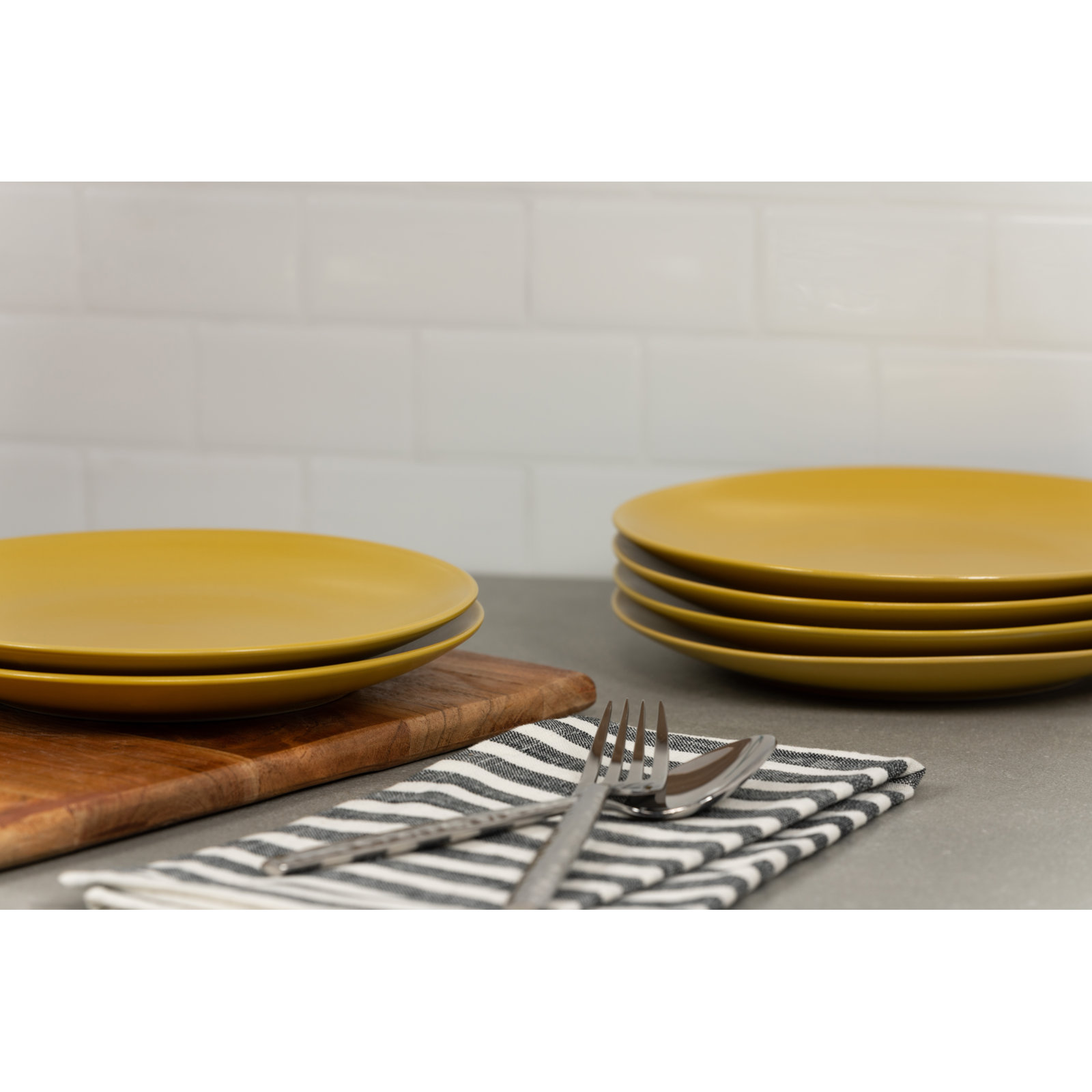 Wazee Matte 8" Dinner Plate, Yellow