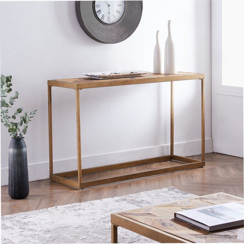 Console patchwork en bois récupéré avec incrustation durable et base en métal ouverte pour un décor de maison de campagne moderne