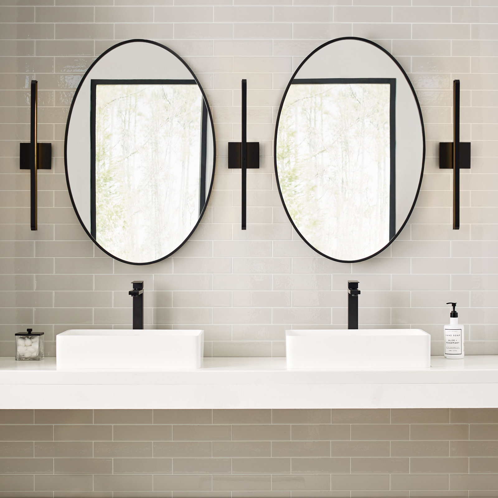 Banda Single Dimmable LED Bath Bar, Black