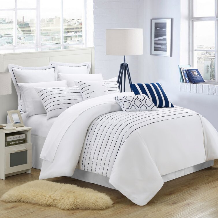 https://assets.wfcdn.com/im/31307425/resize-h755-w755%5Ecompr-r85/2901/29010756/Julez+Modern+%26+Contemporary+Striped+Comforter+Set.jpg