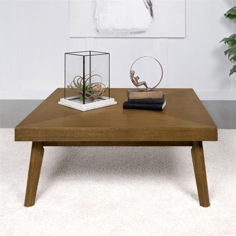 Table basse carrée en bois brun noyer