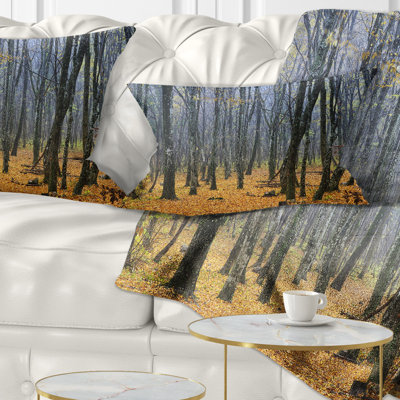 Coussin foncé à imprimé forêt foncée - Forêt d'automne