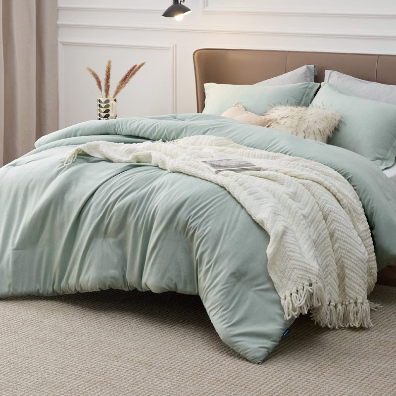 Polyester Standard Comforter, Queen Comforter, Sage Green