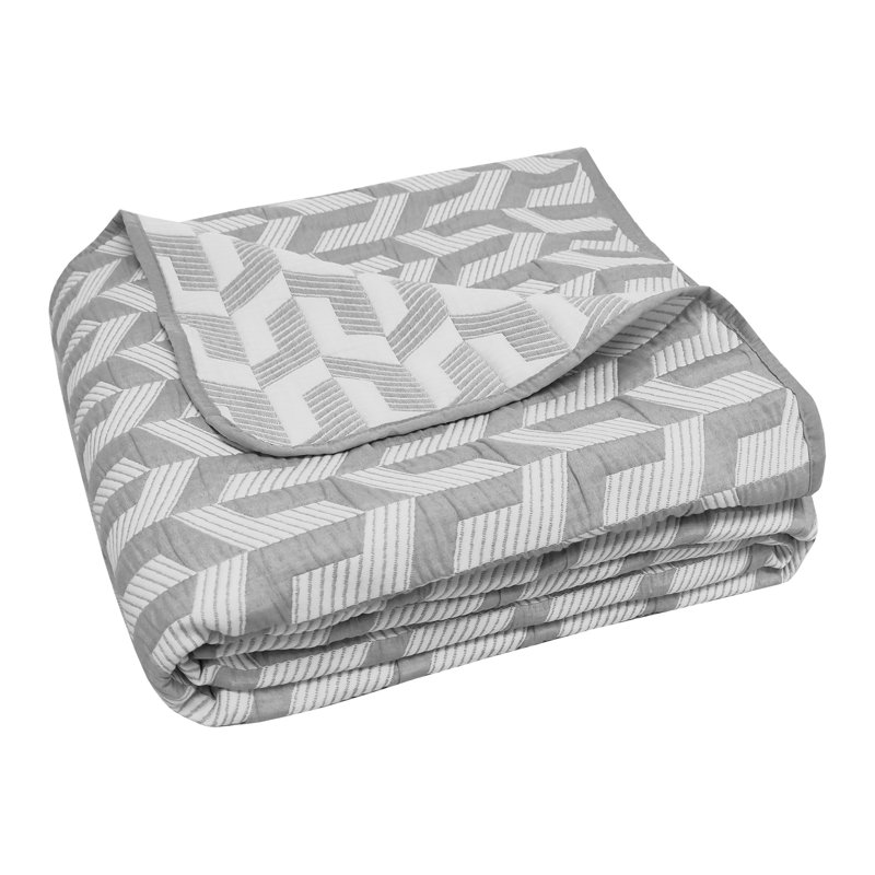 DESIGN STUDIO Torino Geo Soft Woven Matelasse Reversible Jacquard Cotton Blend Quilt Set, Gray