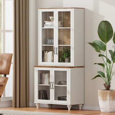 Bibliothèque Corretta à 5 niveaux (183 cm H x 86 cm L) avec portes vitrées et étagère réglable, style ferme, en bois blanc, idéale pour le salon, le bureau ou la cuisine.
