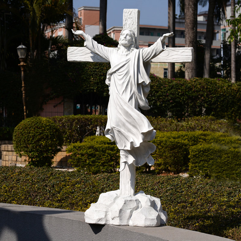 Statue de Jésus Glorifié sur croix