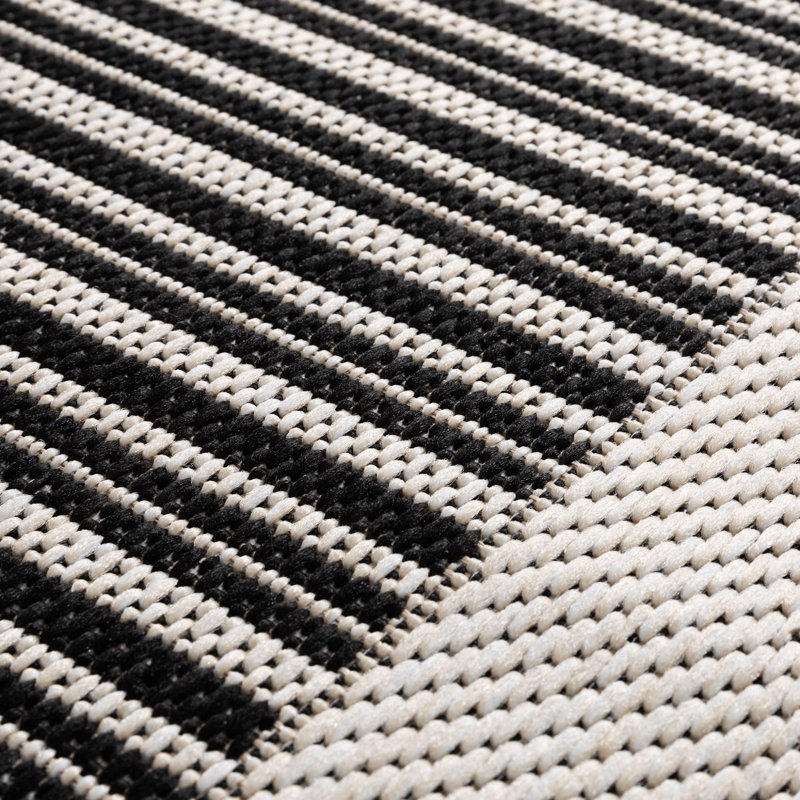 Ellsie Geometric Indoor / Outdoor Area Rug, Black, Rectangle 80cm x 150cm