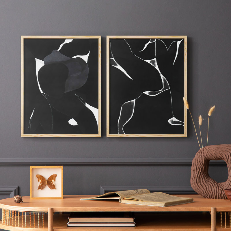 «Night Bloom I», reproduction encadrée de qualité supérieure - prête à être accrochée - aucun clou requis - aucun clou requis