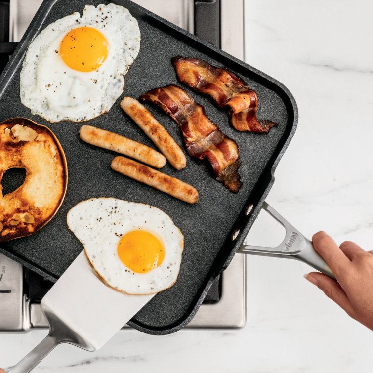 Calphalon Select Ceramic Nonstick 12 Round Grill Pan - Shop Frying Pans &  Griddles at H-E-B