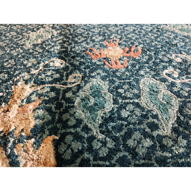 Tapis dragon rétro en soie de petite taille