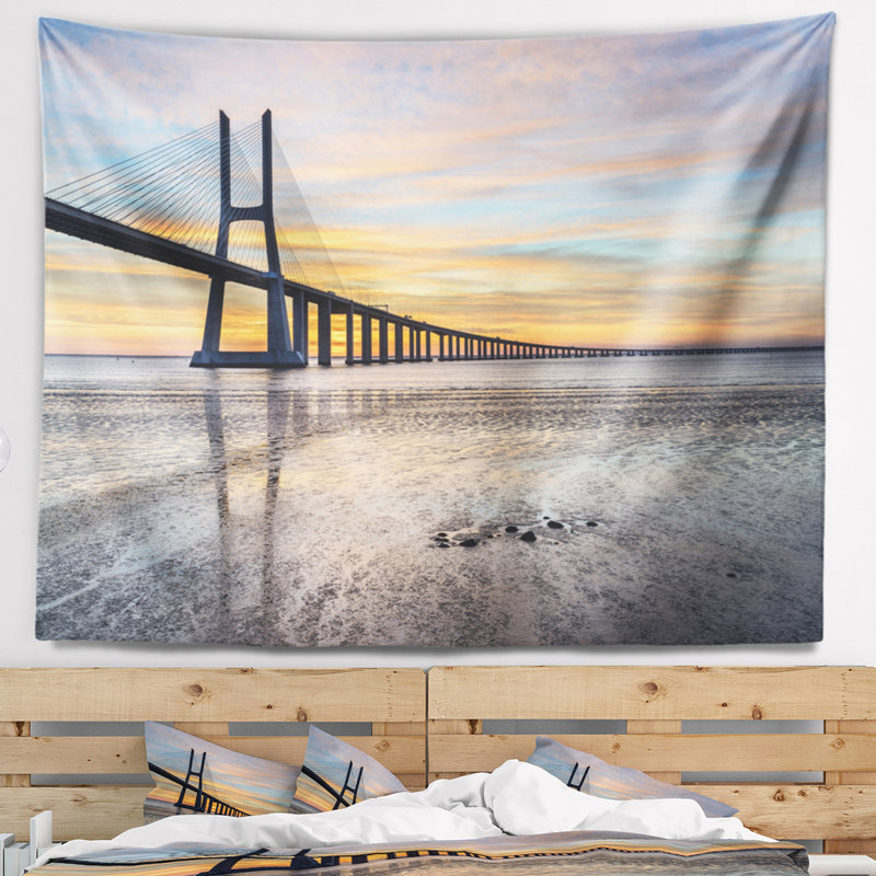 Tapisserie en polyester seascape vasco de gama bridge de lisbonne avec accessoires suspendus inclus, H 32 po x l 39 po