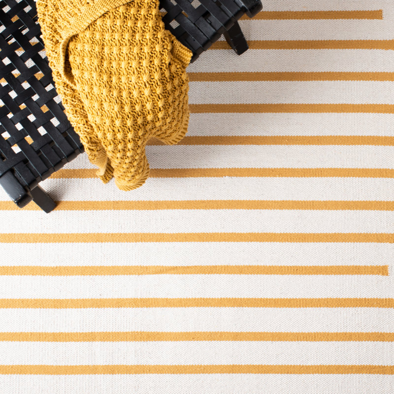 Estle Hand Woven Cotton Striped Rug, Round 6'