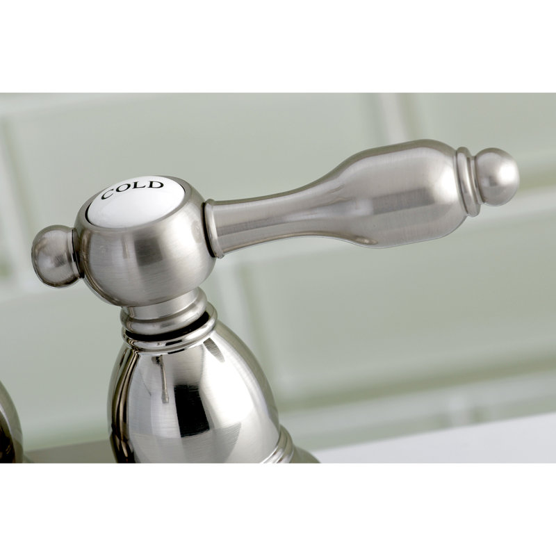 Robinet de salle de bain central à 4 poignées et 3 poignées à fixation sur le comptoir à 4 trous Kingston, Nickel brossé
