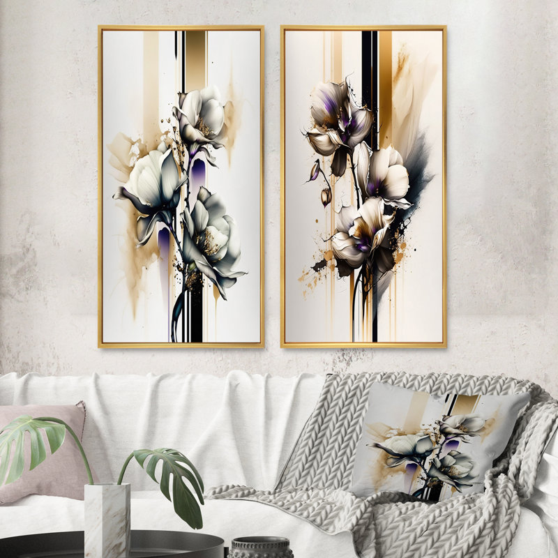 «Fleur d'orchidée blanche sur beige doré I», 2 pièces sur toile, H 40 po x l 40 po, Encadrement doré