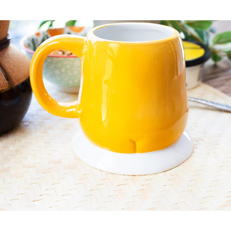 Tasse en céramique sculptée «Lazy Egg» Sanrio Gudetama | Peut contenir 20 onces