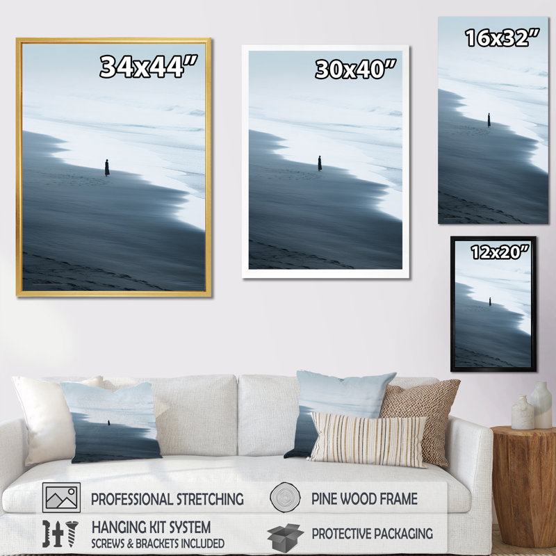 «Beach Photo Seaside Minimalisme VII», reproduction sur toile tendue, H 40 po x l 30 po x P 1,5 po