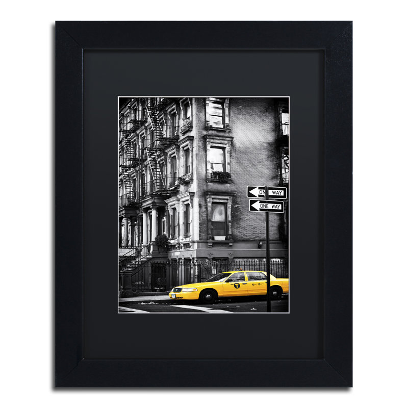 Photograp sur toile encadrée « très jaune » par philippe hugonnard,, H 14 po x l 11 po x P 0,5 po, Noir
