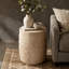 Table d'appoint d'extérieur moderne à l'apparence de travertin MGO moderne, table d'appoint toutes saisons avec texture nervurée pour patio, balcon et salon